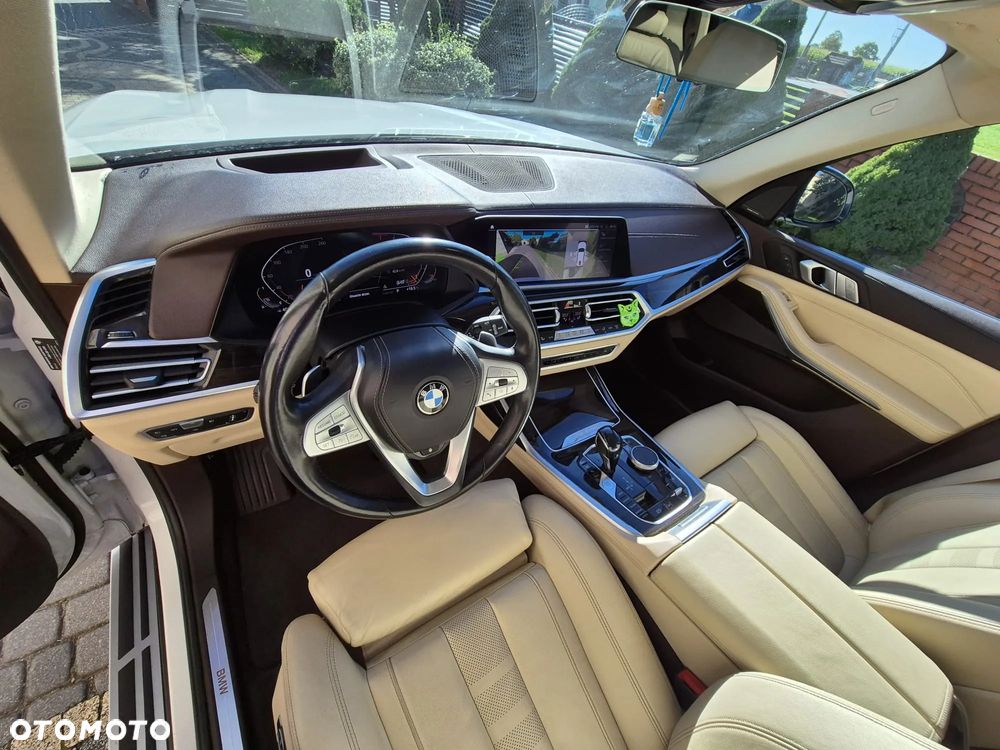 BMW X7 xDrive40i - 10