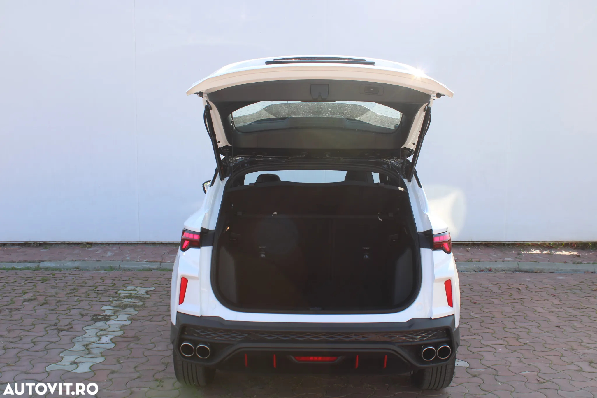 Geely Coolray - 5