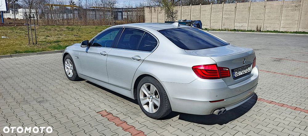 BMW Seria 5 520i - 6