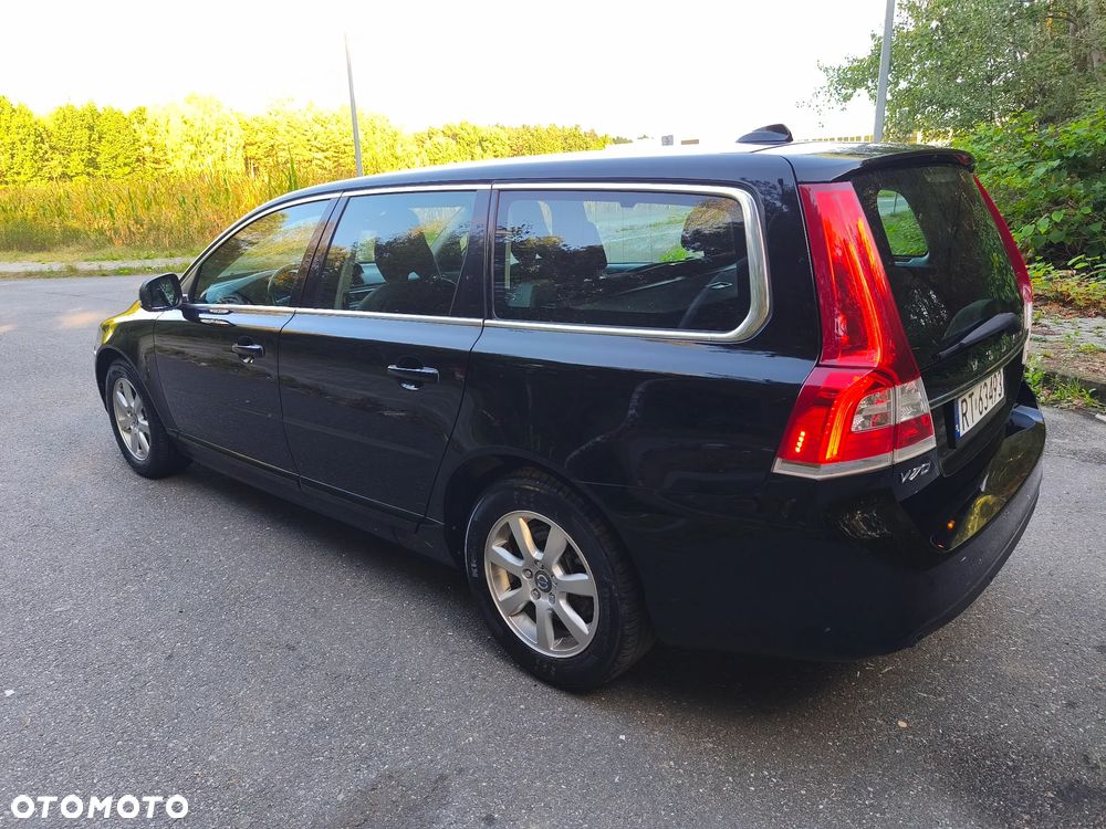 Volvo V70 D3 Momentum - 4