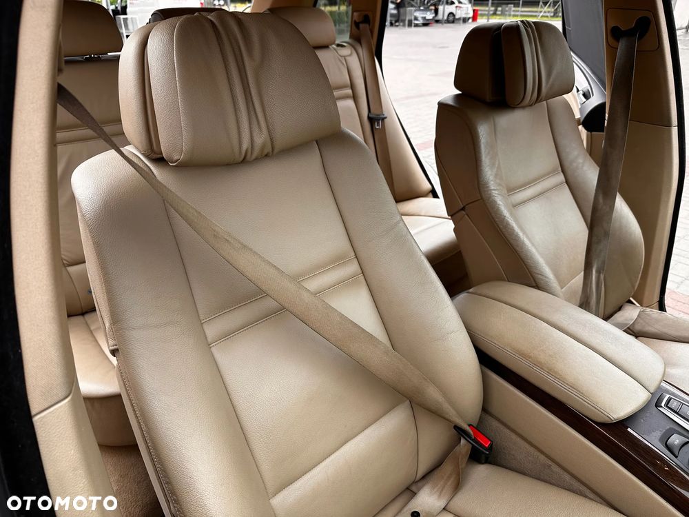 BMW X5 xDrive48i - 9