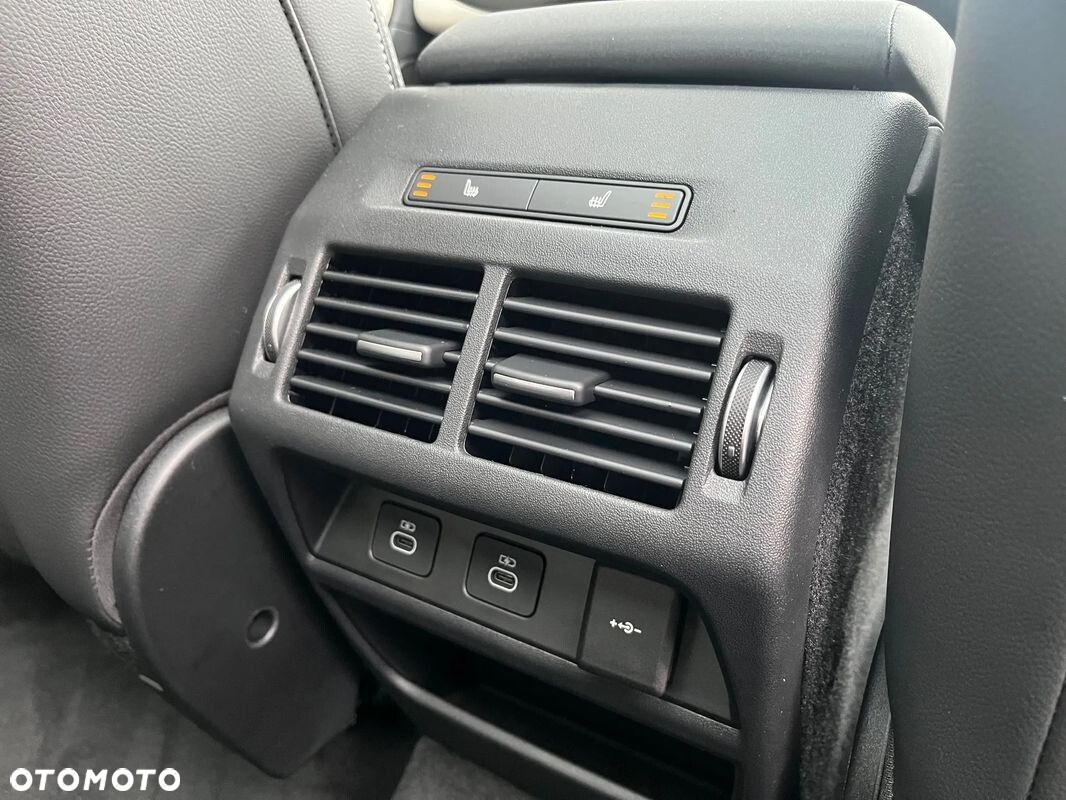 Land Rover Discovery Sport - 16
