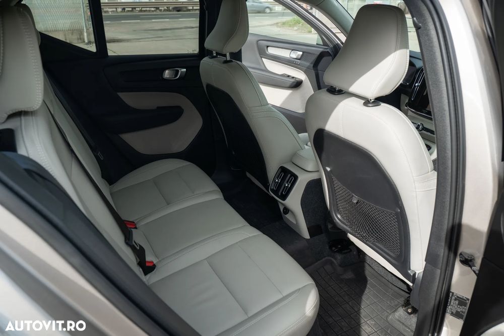 Volvo XC 40 B3 AT FWD MHEV Core - 13