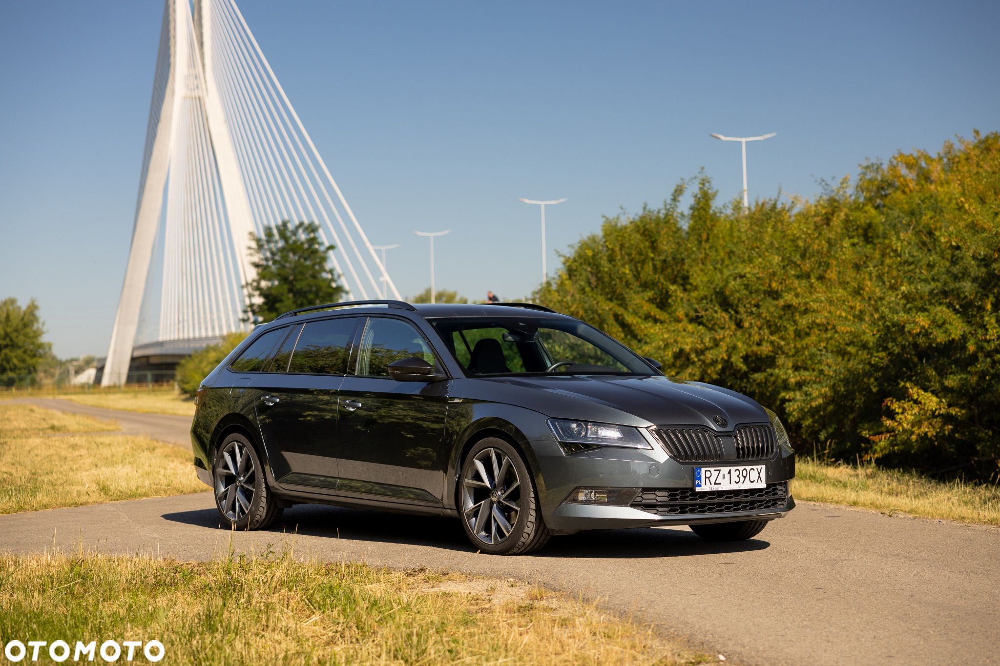 Skoda Superb 2.0 TDI DSG Sportline - 1