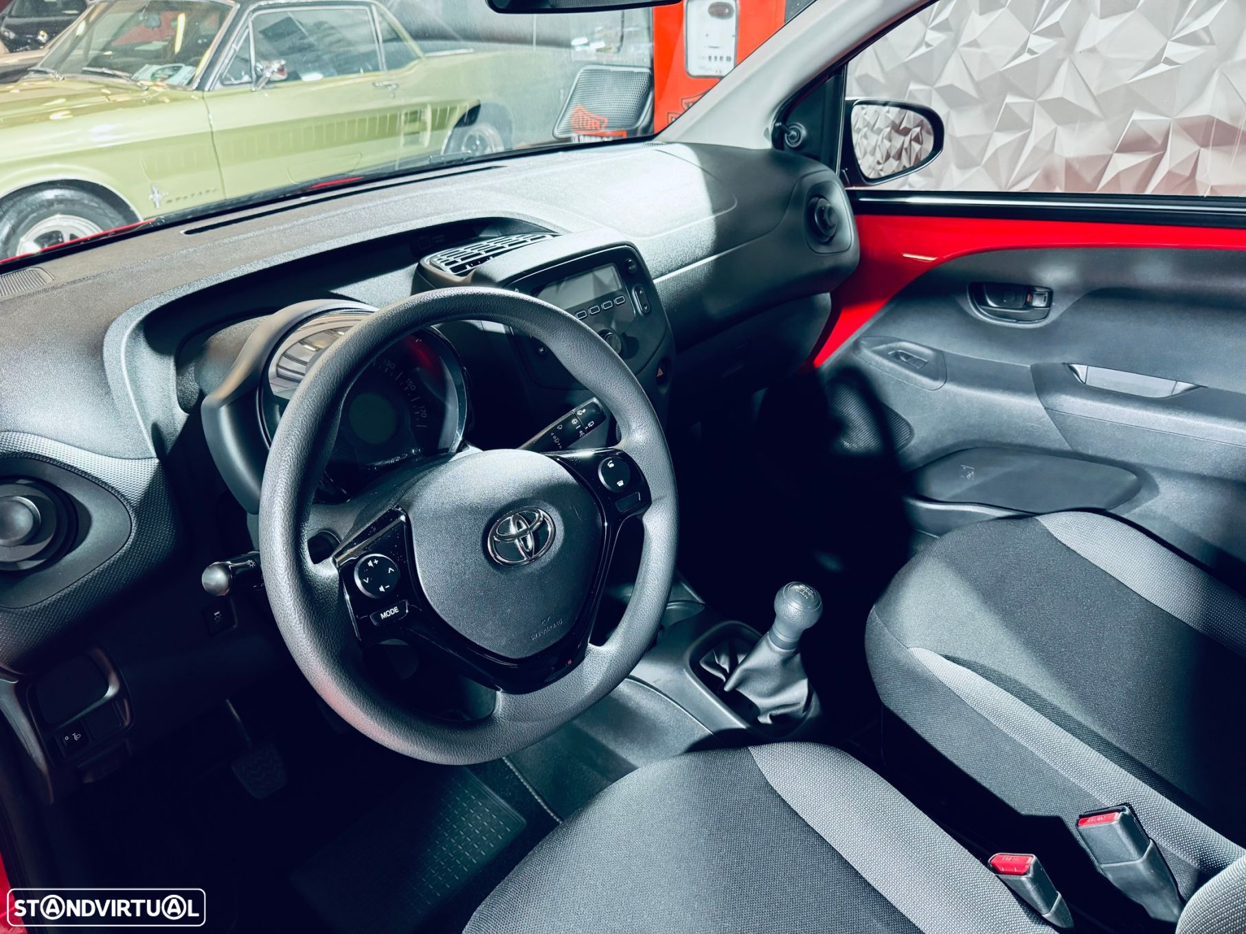 Toyota Aygo 1.0 X-Play Plus - 34