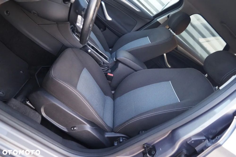 Ford Mondeo 1.6 TDCi Champions Edition - 17