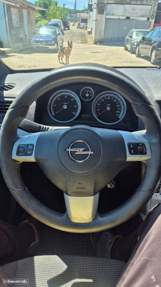 Opel Astra GTC 1.9 CDTI - 12