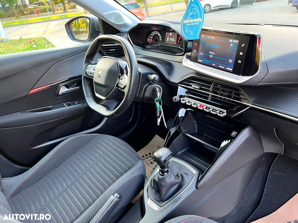 Peugeot 208 1.2 L PureTech Turbo STT Allure - 10