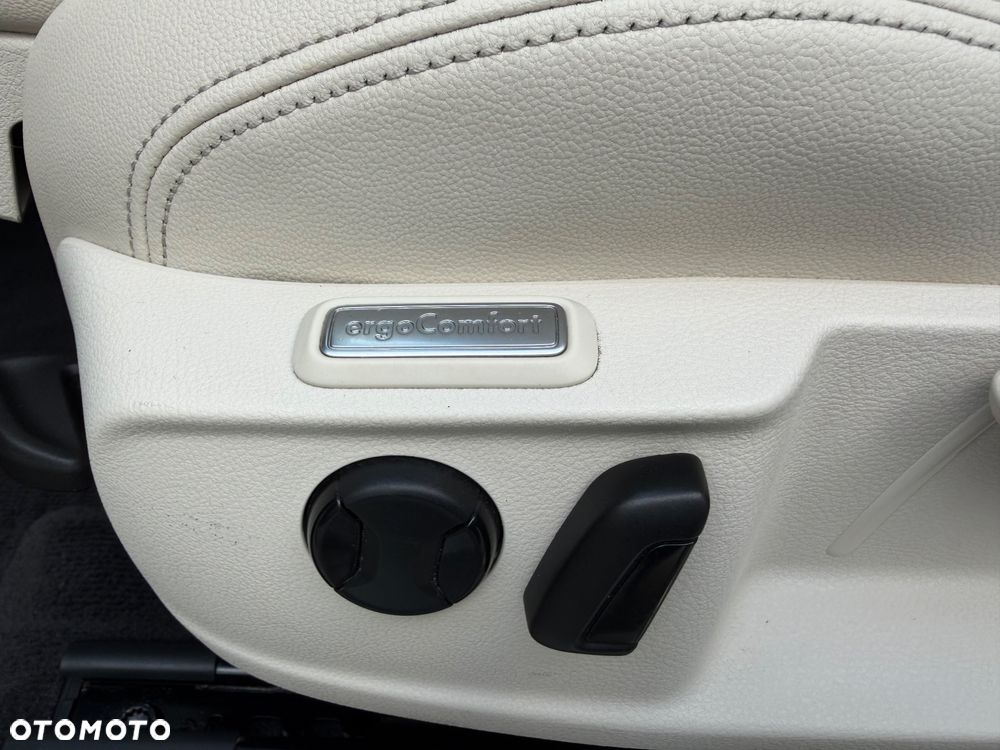 Volkswagen Passat 2.0 TSI 4Mot Elegance DSG - 38