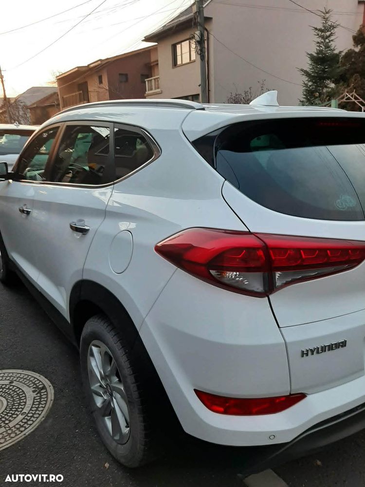 Hyundai Tucson 2.0 CRDI 4WD 6AT Style - 4