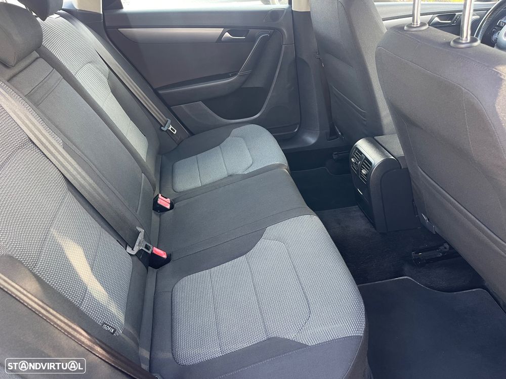 VW Passat Variant 1.6 TDI BlueMotion - 6