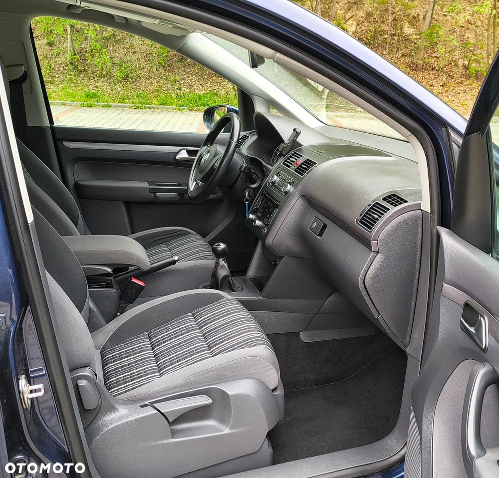 Volkswagen Touran 2.0 TDI DPF Cross - 13