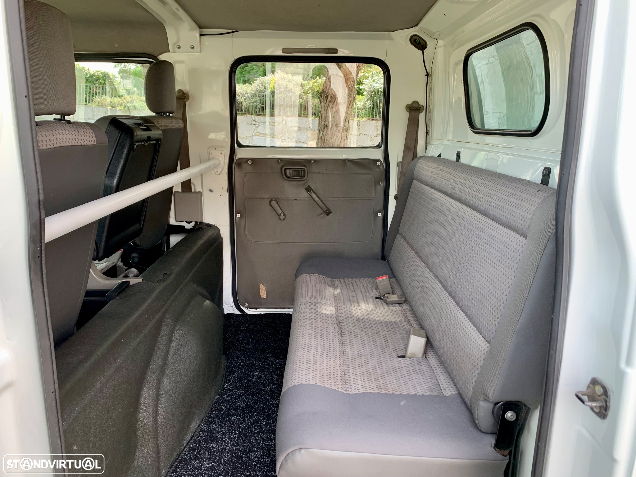 Nissan Cabstar / 6 lugares - 10