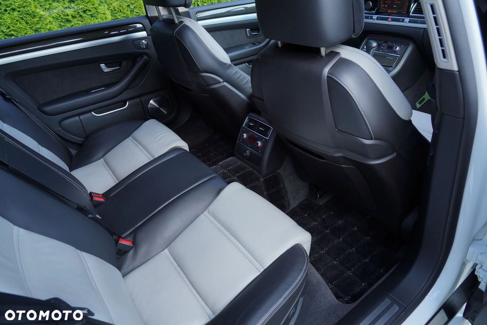 Audi S8 5.2 FSI Quattro - 33
