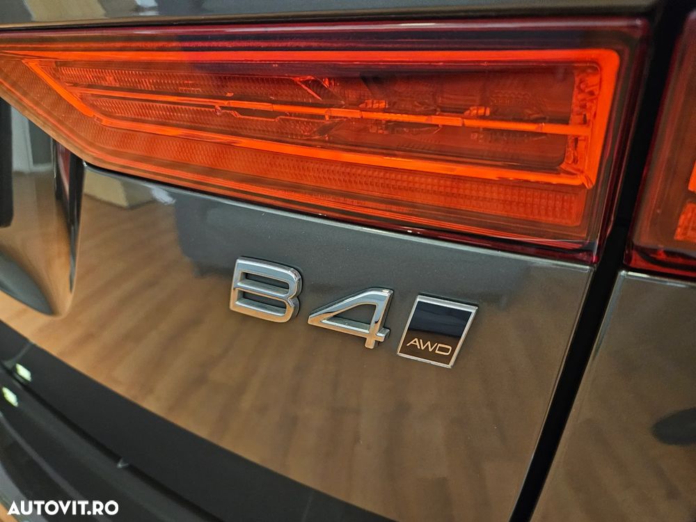 Volvo XC 60 B4 MHEV AT8 AWD Inscription - 35