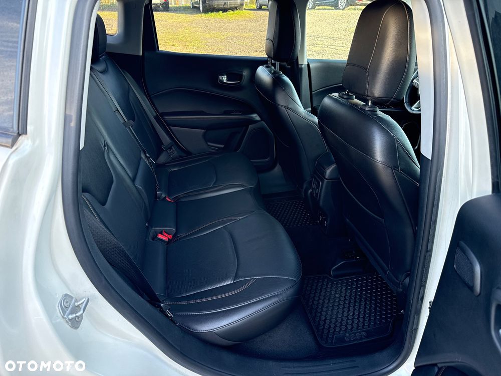 Jeep Compass - 25