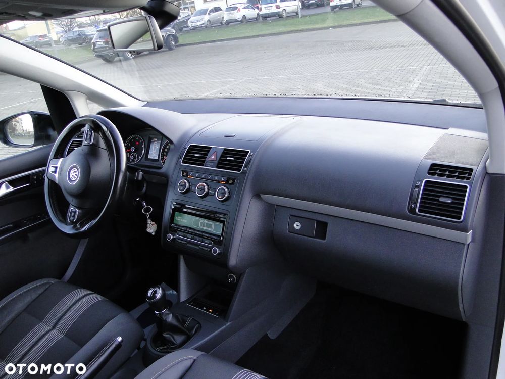 Volkswagen Touran 1.4 TSI MATCH - 15