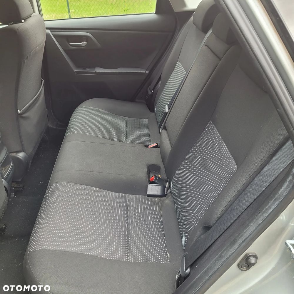Toyota Auris 1.8 HSD Luna - 6