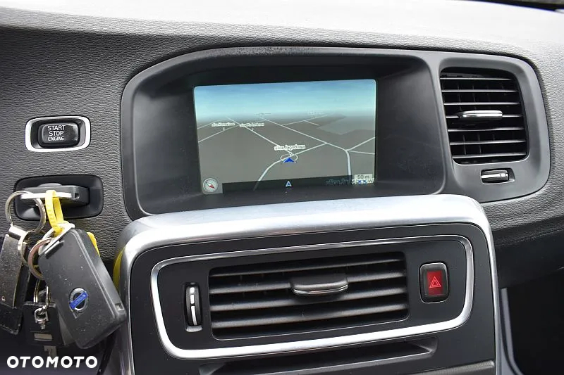 Volvo V60 D4 Momentum - 14