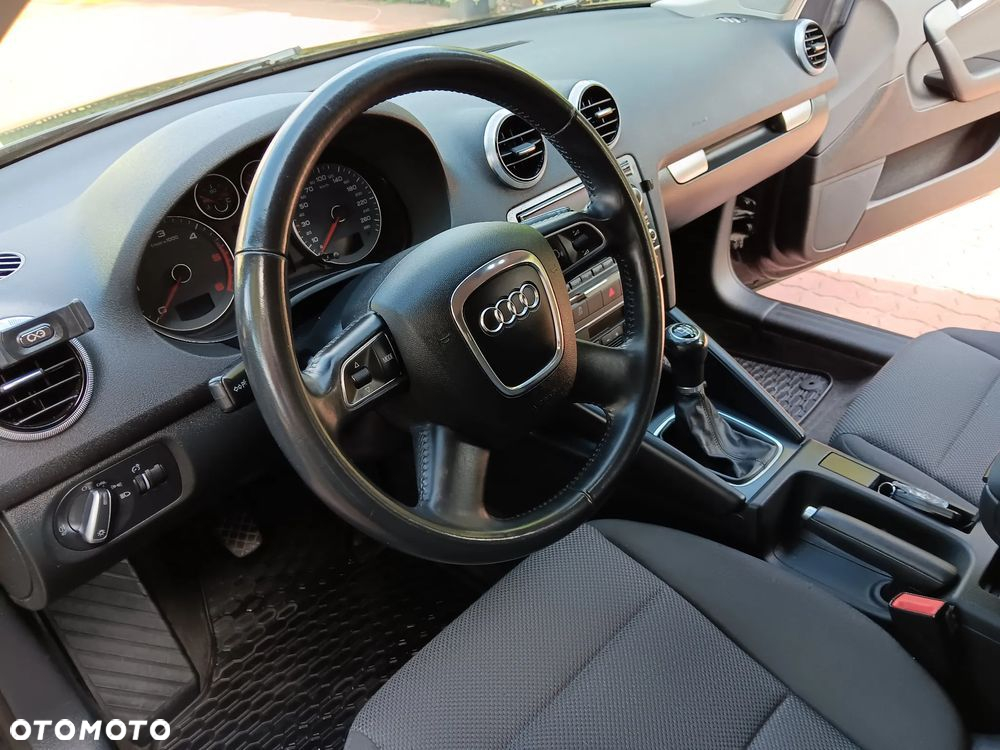 Audi A3 1.6 TDI Ambiente - 3