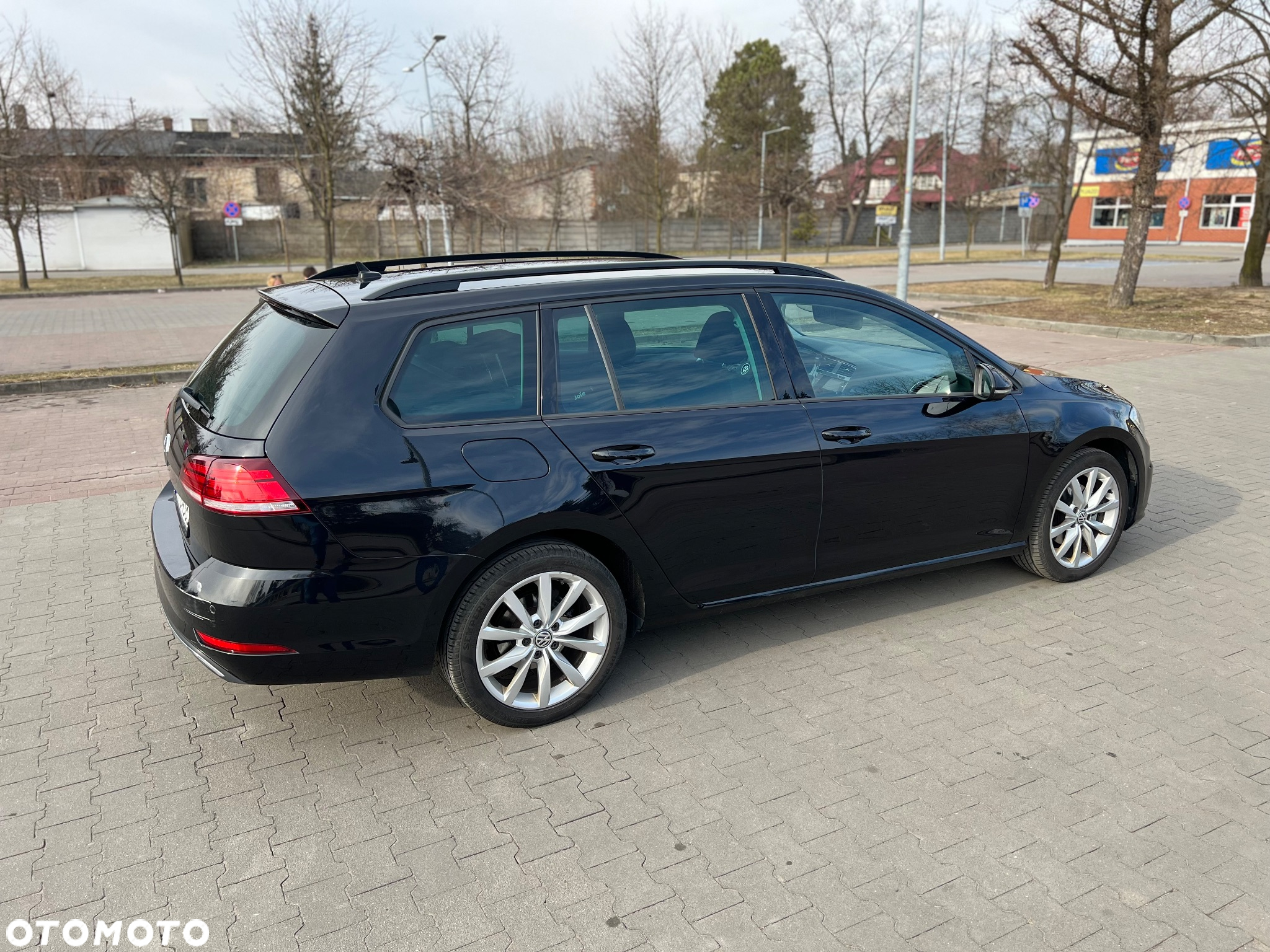 Volkswagen Golf 1.6 TDI (BlueMotion Technology) Comfortline - 4