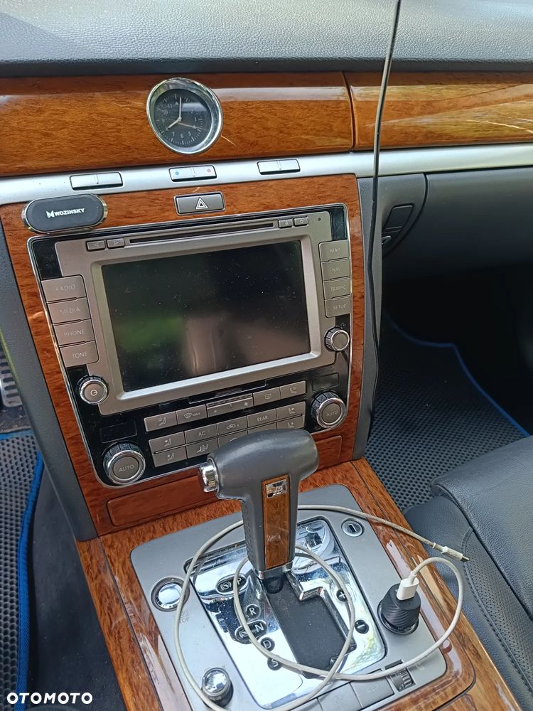 Volkswagen Phaeton - 12