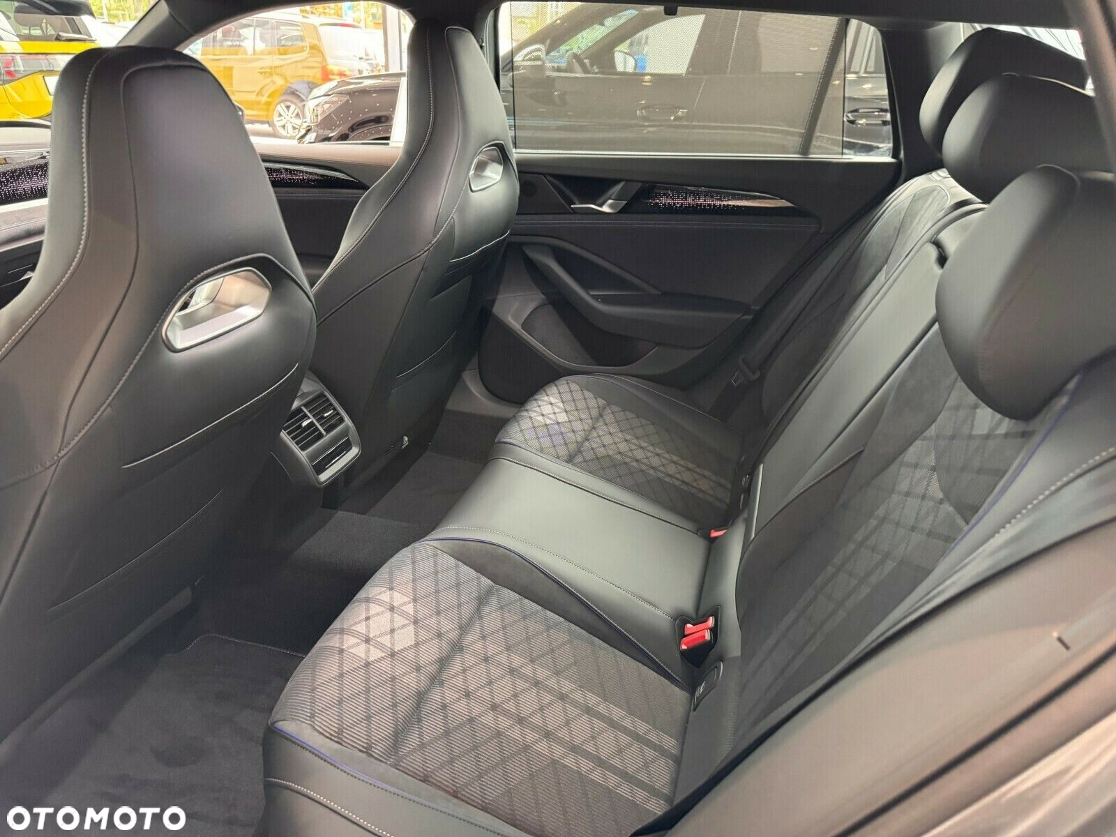 Volkswagen Passat - 21