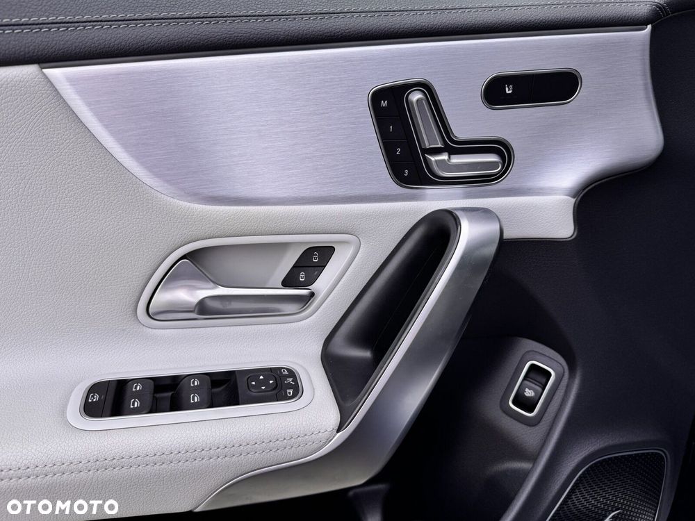 Mercedes-Benz CLA AMG 35 4-Matic 7G-DCT - 26