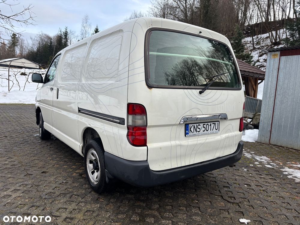 Toyota Hiace - 4