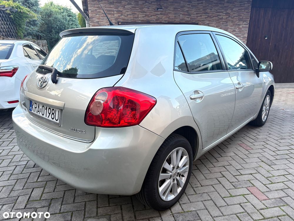 Toyota Auris 1.6 VVT-i Executive - 7
