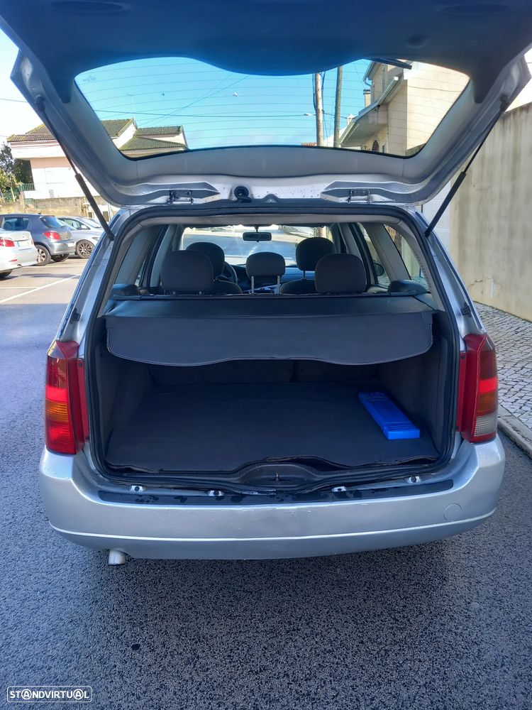 Ford Focus SW 1.8 TDdi Trend - 14