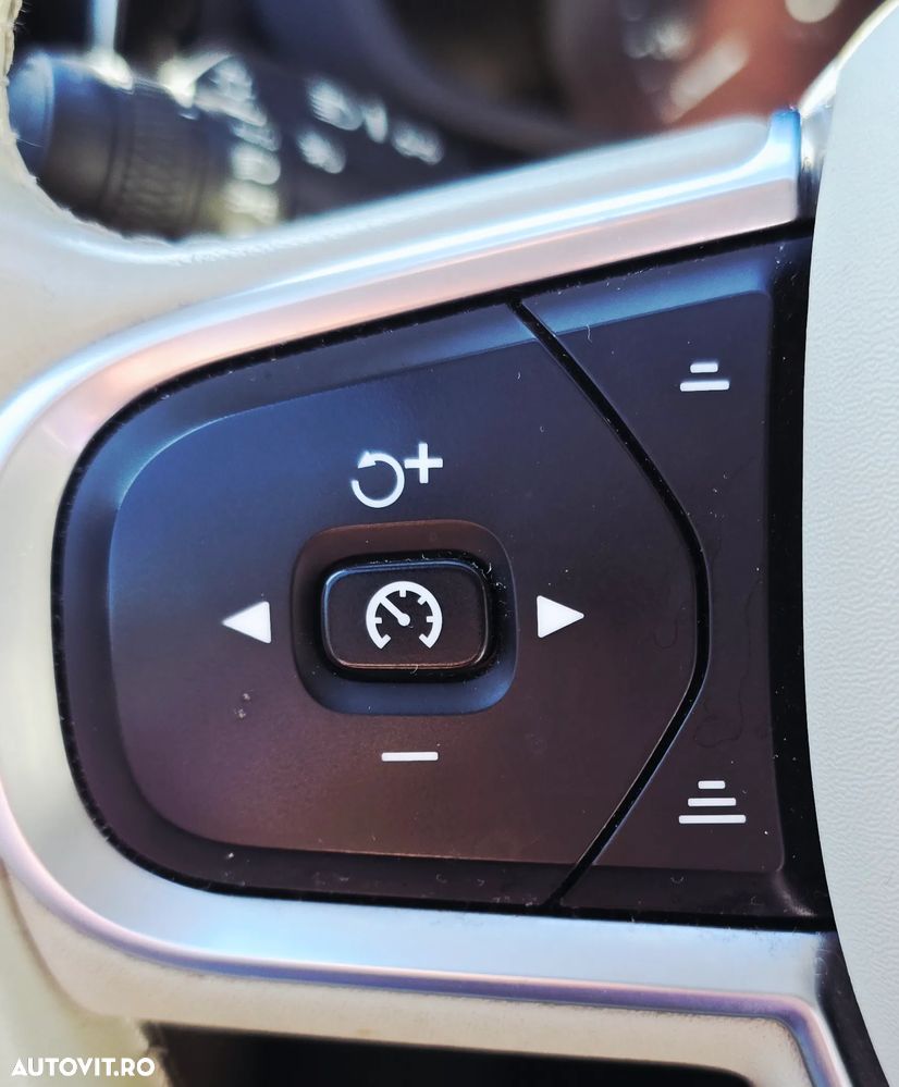 Volvo XC 60 T8 Twin Engine AWD Momentum - 14