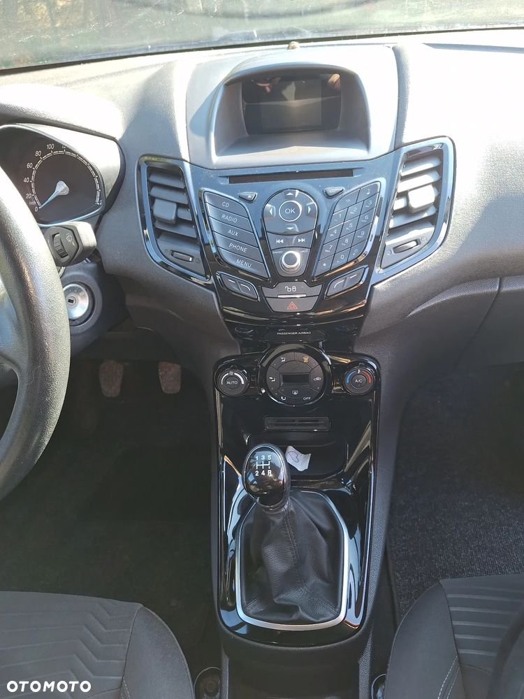 Ford Fiesta 1.6 TDCi Titanium - 22