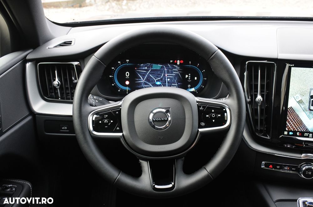 Volvo XC 60 B4 D AWD Plus Dark - 17