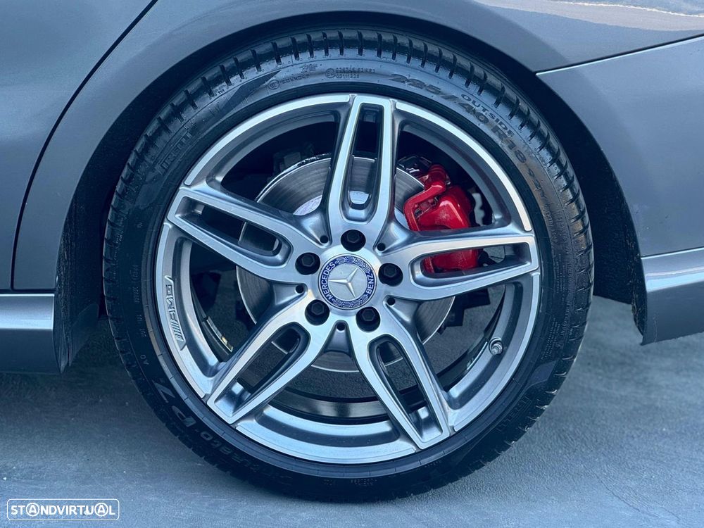 Mercedes-Benz CLA 180 7G-DCT Urban - 32