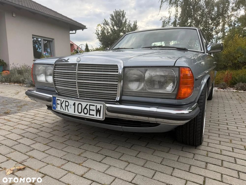 Mercedes-Benz W123 - 8
