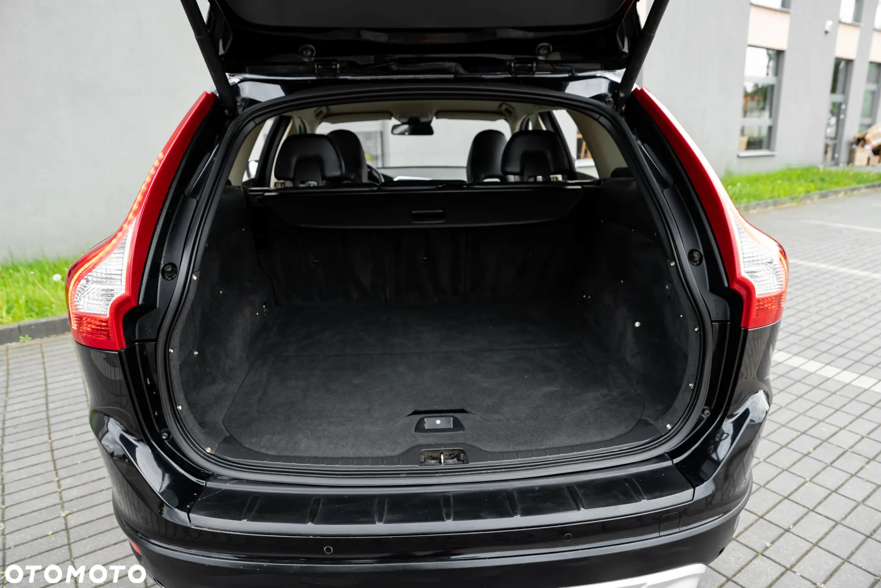 Volvo XC 60 D5 AWD RDesign - 36