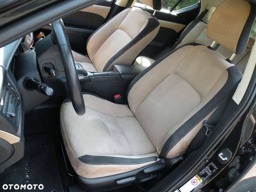 Lexus CT 200h Prestige - 3