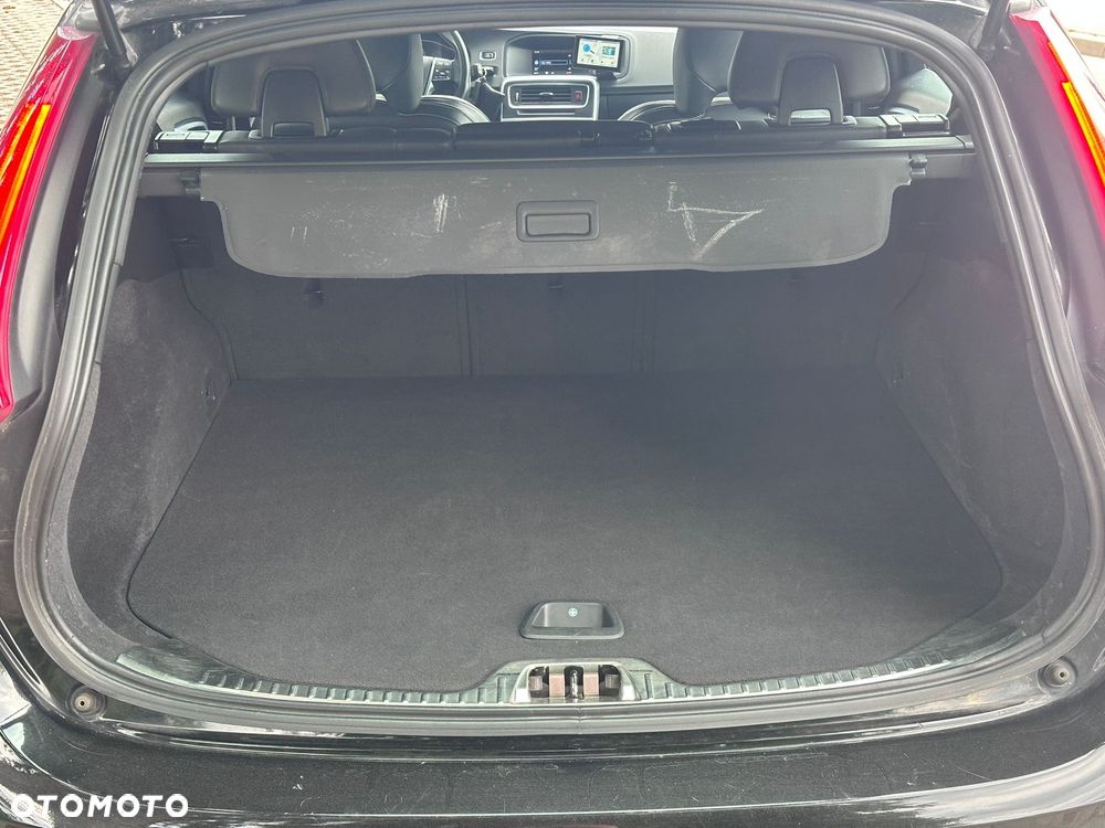Volvo V60 D2 Summum - 25