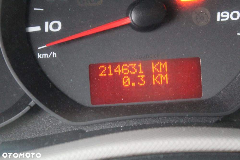 Nissan NV400 - 17