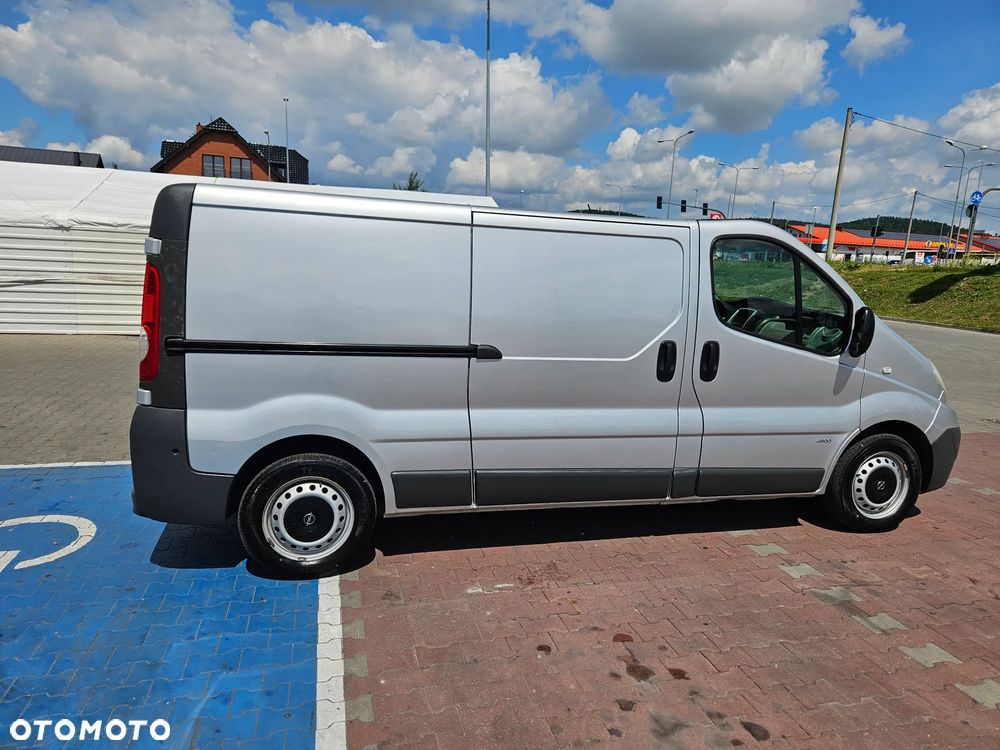 Opel Vivaro - 10