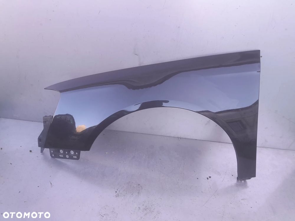 błotnik VW Passat B6  LC9Z - 1