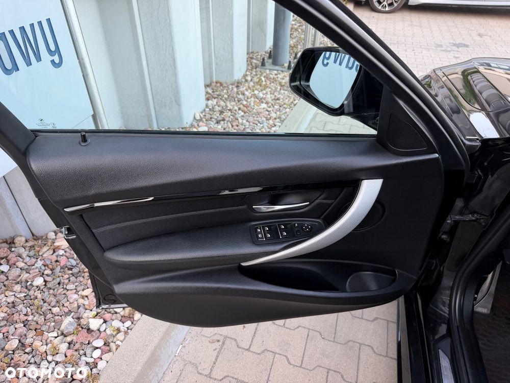 BMW Seria 3 320d M Sport Shadow sport - 23