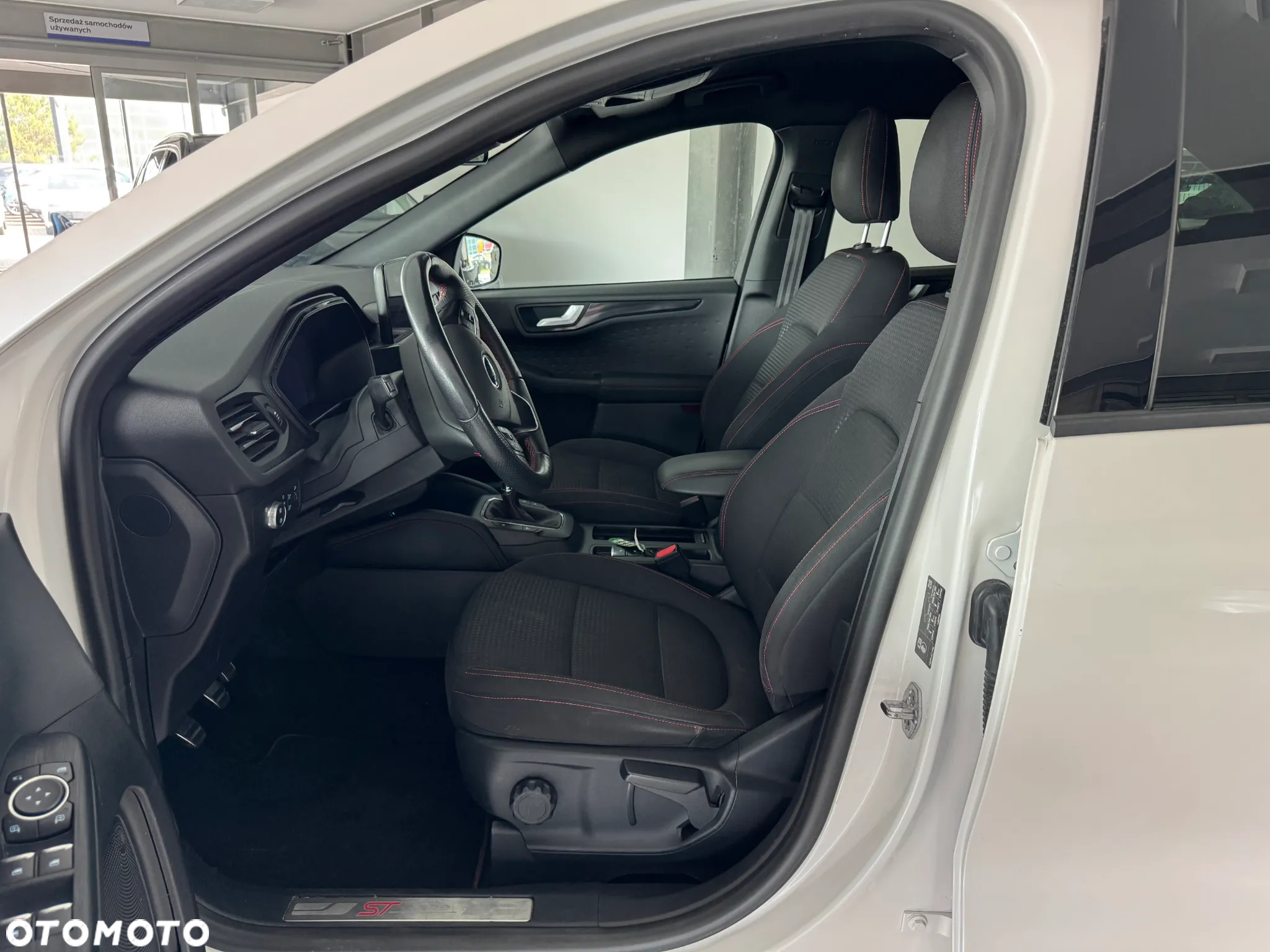 Ford Kuga 1.5 EcoBoost FWD ST-Line X - 22