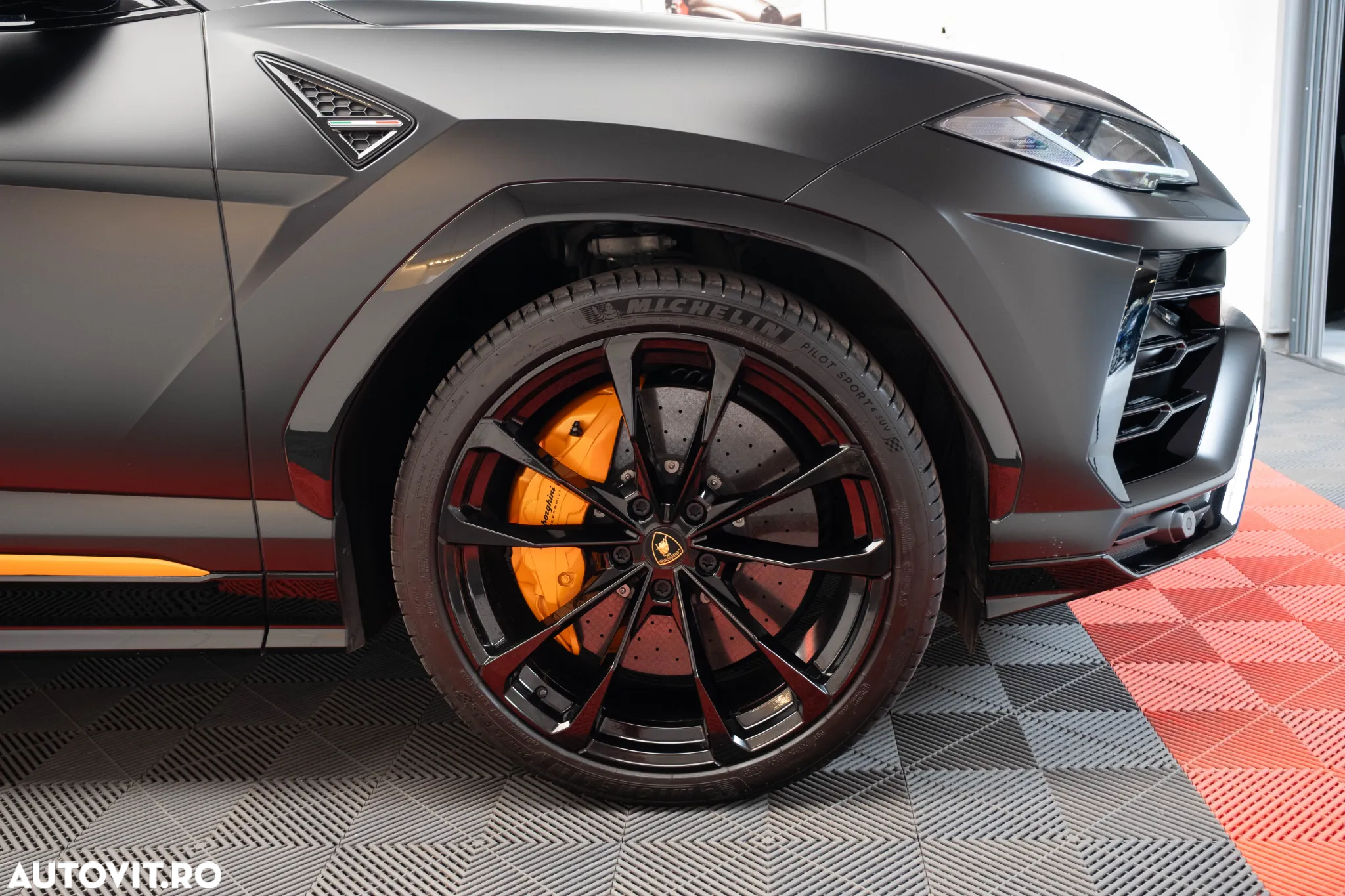 Lamborghini URUS - 7