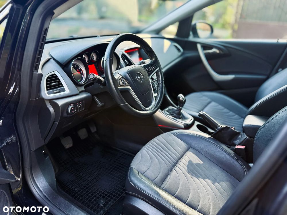 Opel Astra 1.4 T Cosmo - 13