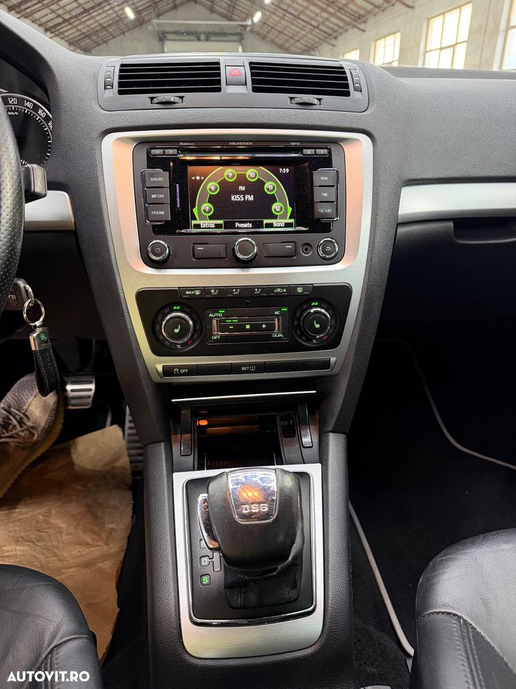 Skoda Octavia 2.0 TDI DPF DSG RS - 17