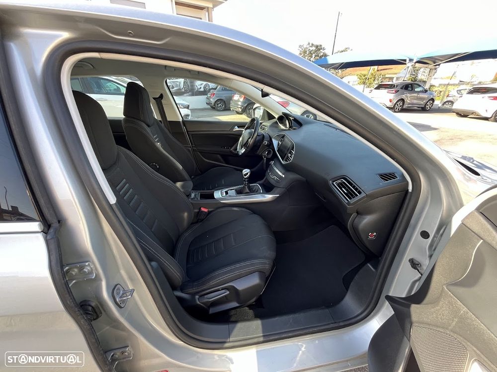 Peugeot 308 1.6 e-HDi Allure - 24