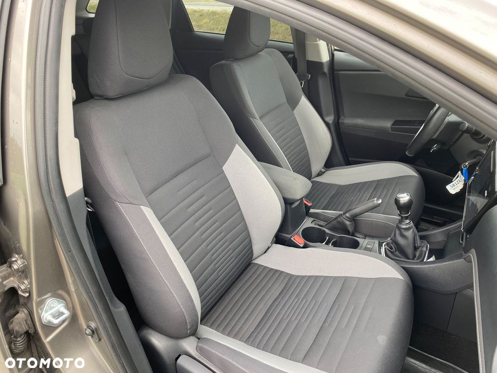 Toyota Auris 1.6 Premium - 25