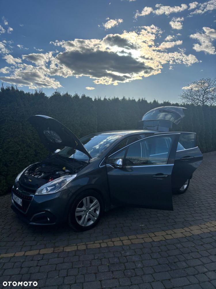 Peugeot 208 - 18